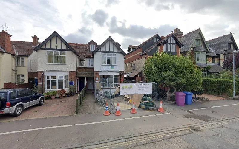 P E Roo & Associates - Dental clinic in Cambridge