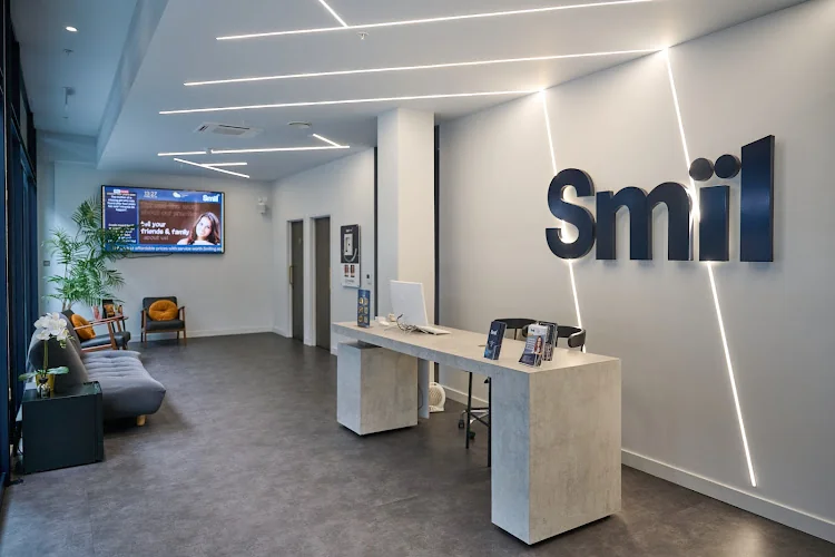Smil Dental Clinic - Dental clinic in Chatham