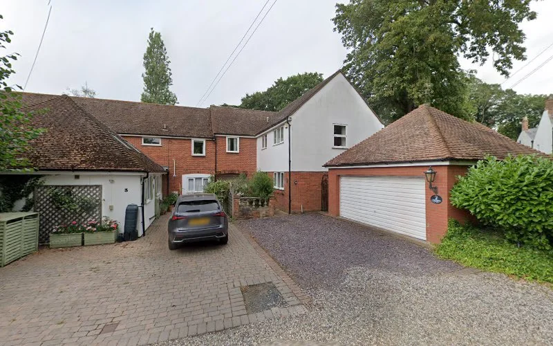 White House Dental Practice - Dental clinic in Ongar