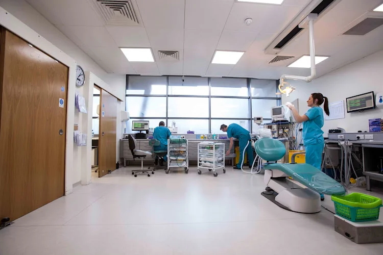 Parkway Private Dental Clinic - Dentist in Swansea