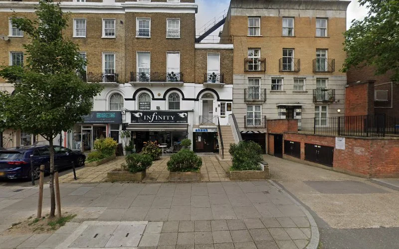 Dr Qahir Manji - Dental clinic in London