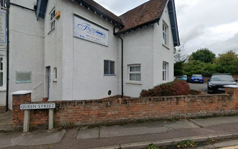 Dr C Morris - Dentist in Aylesbury