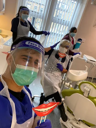 Rayner Dental Practice Whetley Lane Girlington - Dental clinic in Bradford