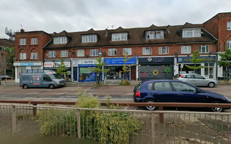 Lever Jonathan - Dentist in Edgware