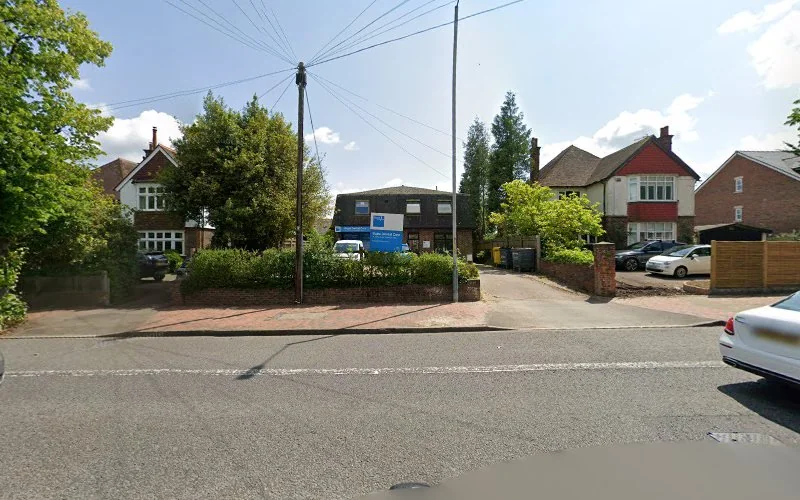 Hamilton D - Dentist in Tunbridge Wells