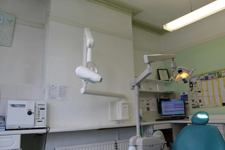 Knowle Dental Practice - Dental clinic in Bristol