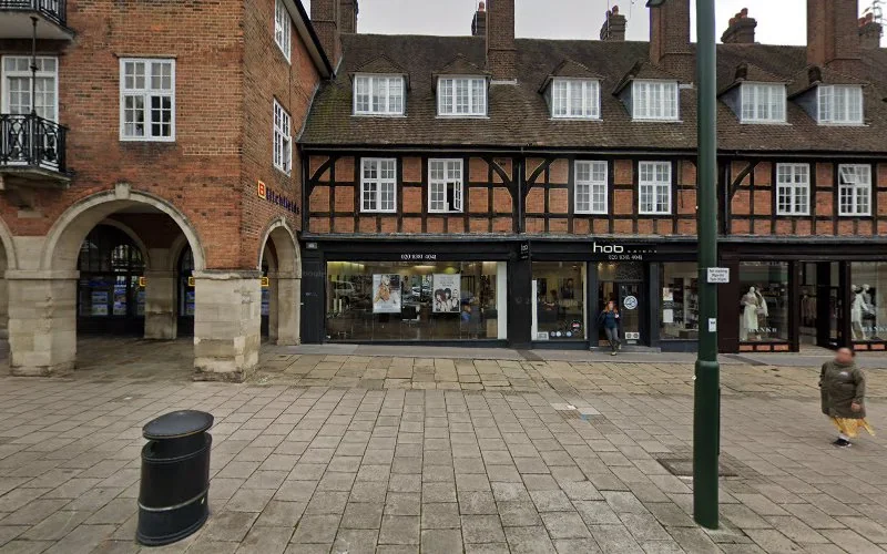 Avanessian Dr S - Dental clinic in London