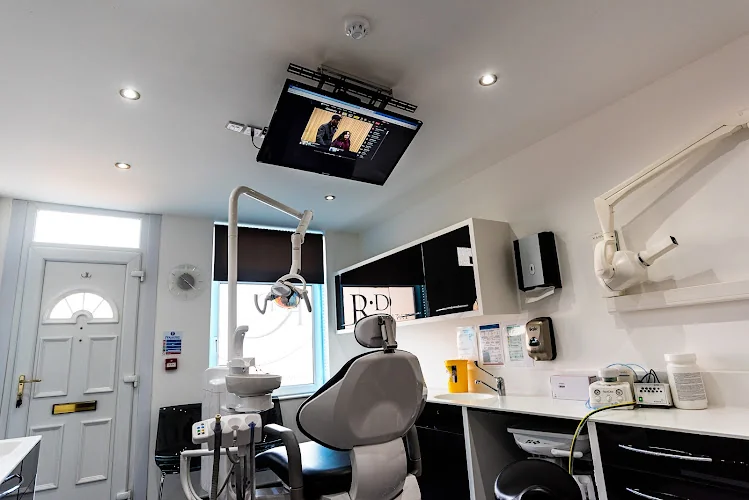 RD Dental - Dental clinic in Leicester