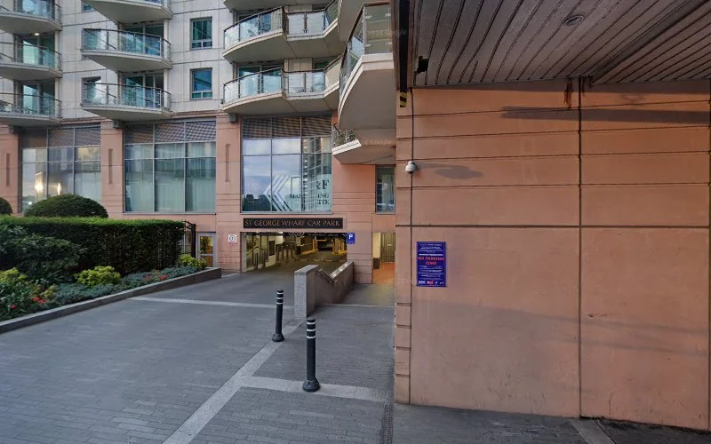 Lidia Ferritto - Dental implants periodontist in London