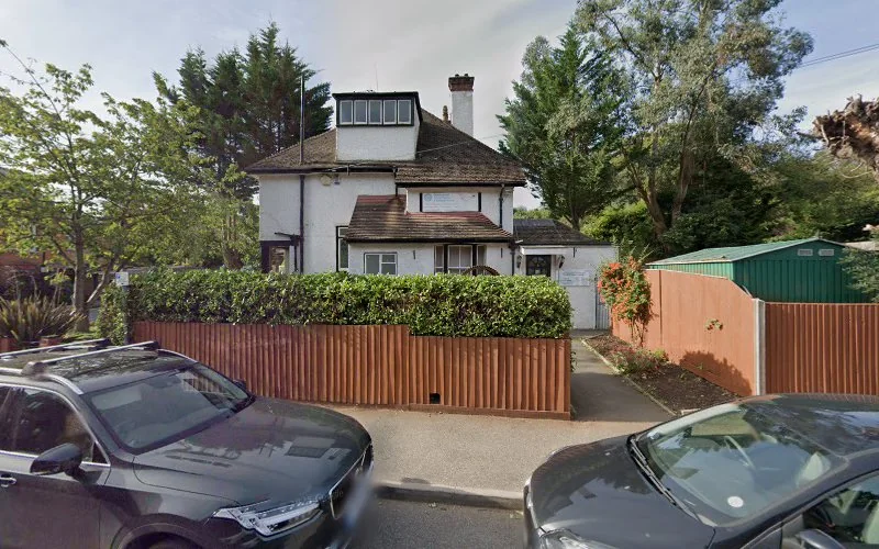 Dr M Shah - Dental clinic in Rickmansworth