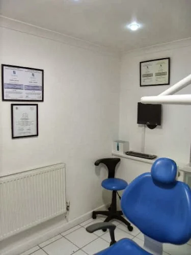 Andrews Denture Clinic - Dental clinic in Cardiff