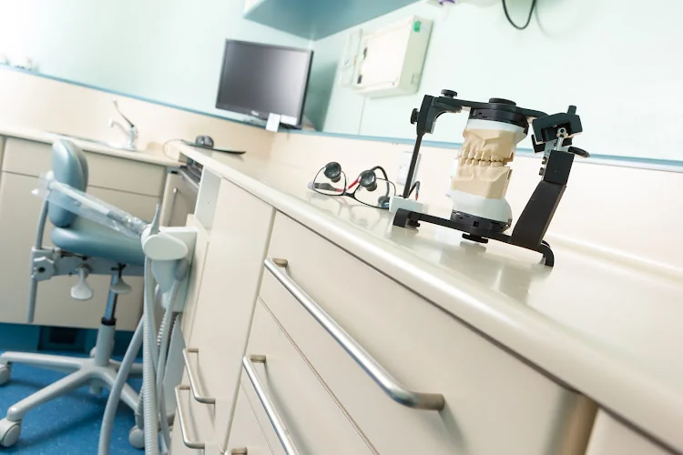 Manor Dental Health - Dentist in Hull