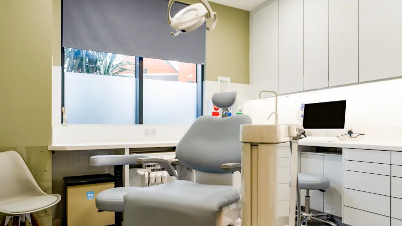 Angle House Specialist Dentistry (Cricklewood) - Orthodontist in London