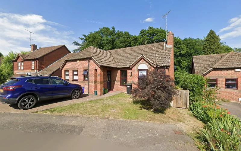 Hesemi Dr Hossein - Dental clinic in Reading