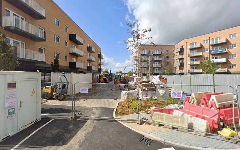 Gor S - Dentist in Hatfield