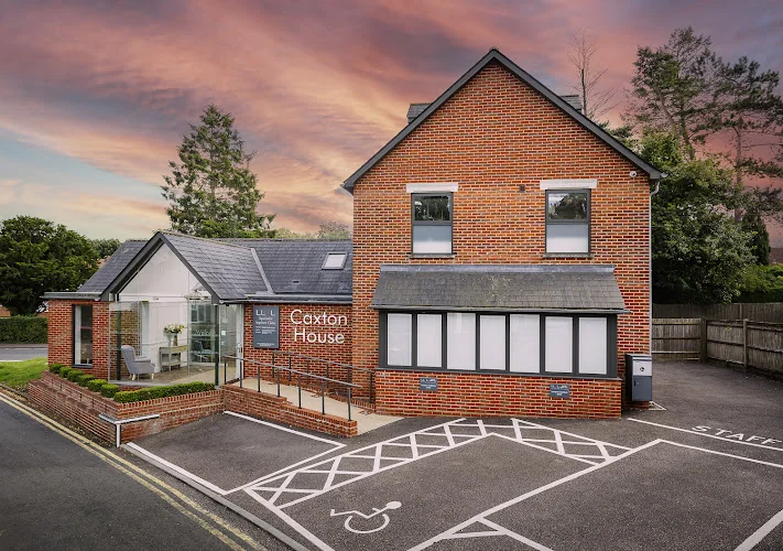 Specialist Implant Clinic - Dental implants periodontist in Sevenoaks