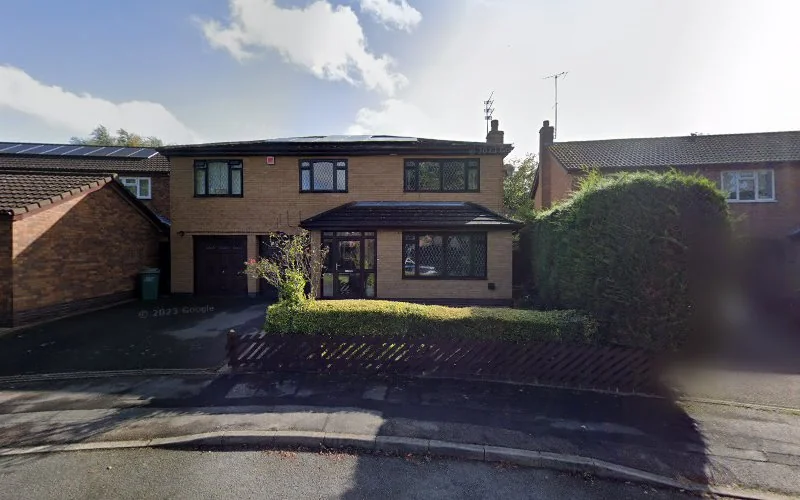 Discuss Implants - Dental clinic in Leicester