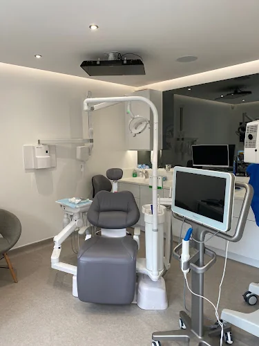 Dentist Chingford - Apolline Dental - Dental clinic in London