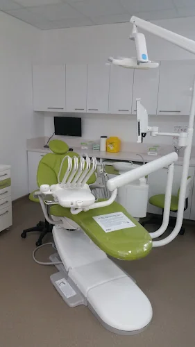 Poplar Dental & Medical Clinic - Dentist in London