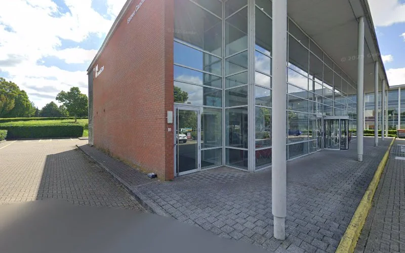 Tooth Club Op Co Limited - Cosmetic dentist in Borehamwood