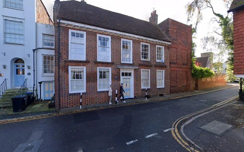 Rumble A - Dental clinic in Canterbury