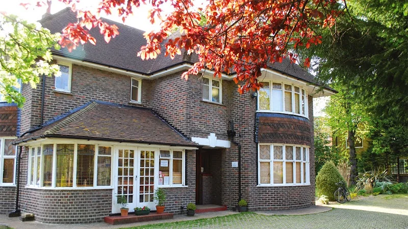 Elms Lea Dental Care - Dentist in Brighton