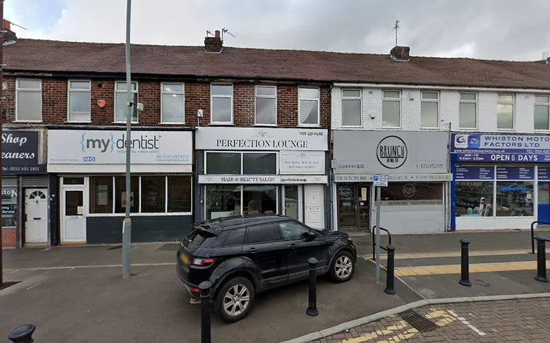 Davies C M - Dental clinic in Prescot