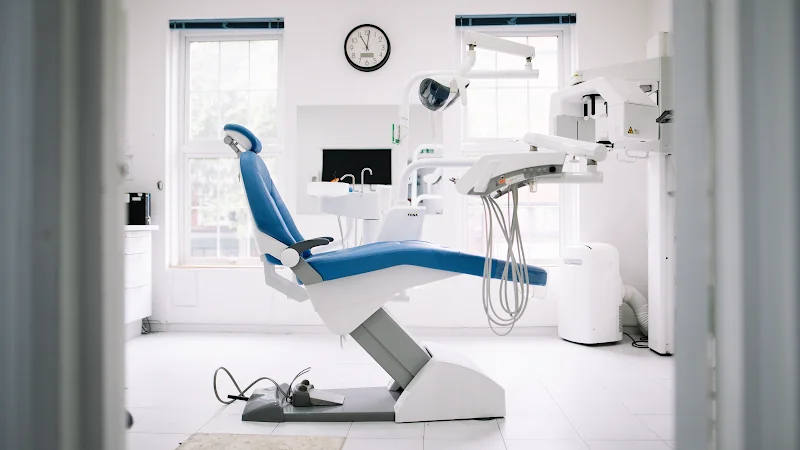 24 hour emergency dentist at Kings Cross Dental - Dental clinic in London