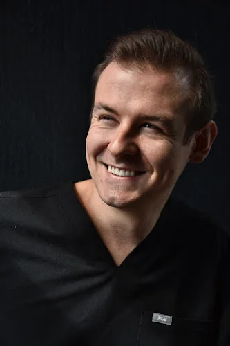 Dr Jung Cosmetic and Implant Dentistry - Dentist in London