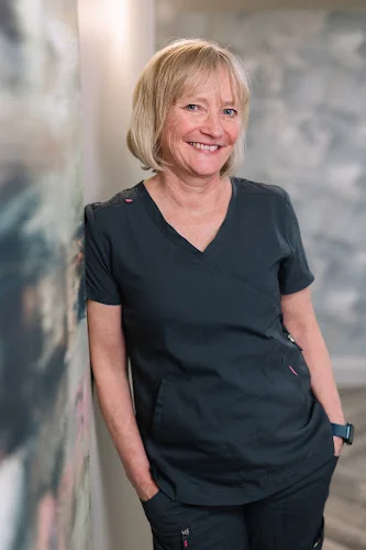 Smile Hub Linklaters - Dentist in London