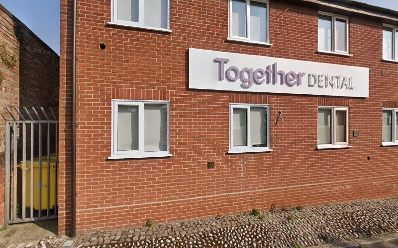 Farookui A - Dental clinic in Braintree