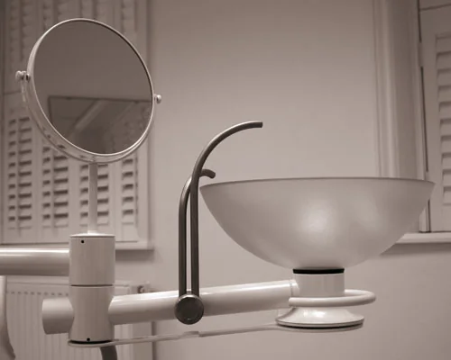 Salters & Salters Dental - Dental clinic in Weybridge