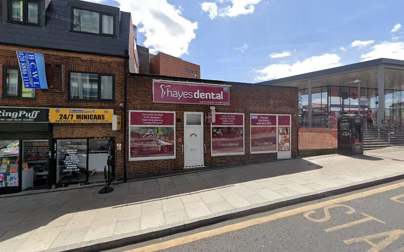 Simons Claire - Dentist in Hayes