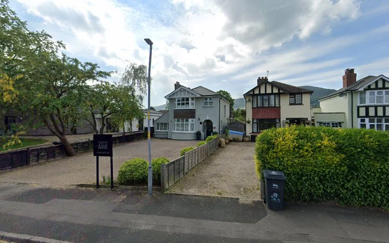 Edwards Stephanie - Dentist in Malvern