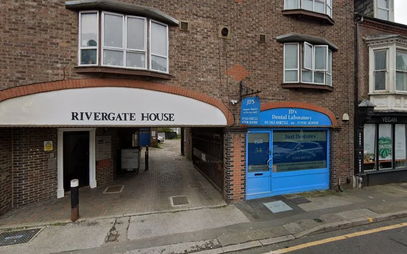 JD's Dental Laboratory - Dental laboratory in Luton