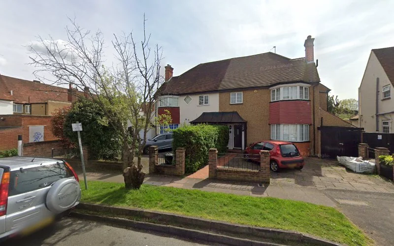 Practice Smiling - Dental clinic in Pinner