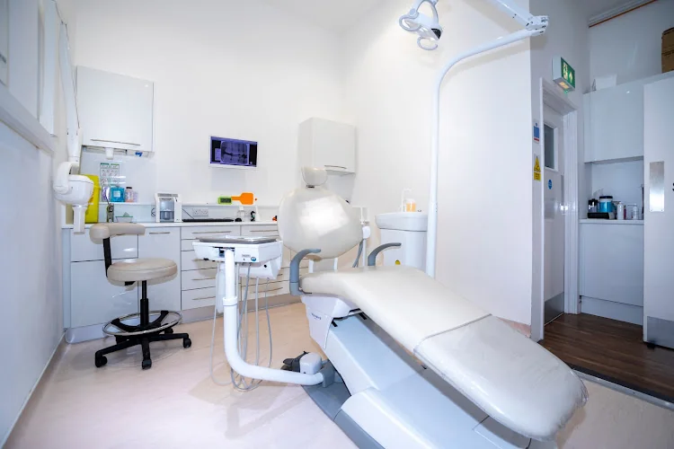 Smile Tech Dental & Implant Centre - Dentist in Greenhithe