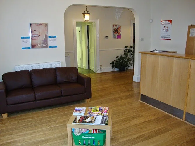 Craigie Implant & Dental Centre - Dental clinic in Kilmarnock