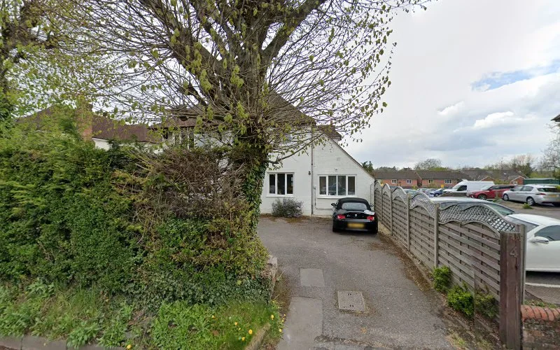 Lynn N T - Dental clinic in Andover