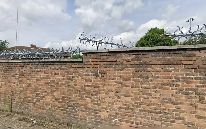 Theunissen Mario - Dental clinic in Slough