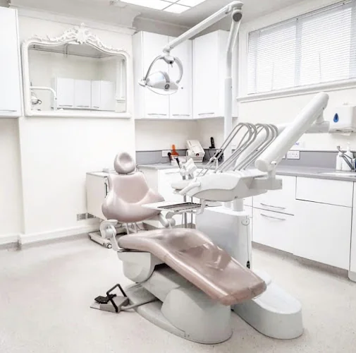 Abraham Specialist Dental Care - Dentist in London