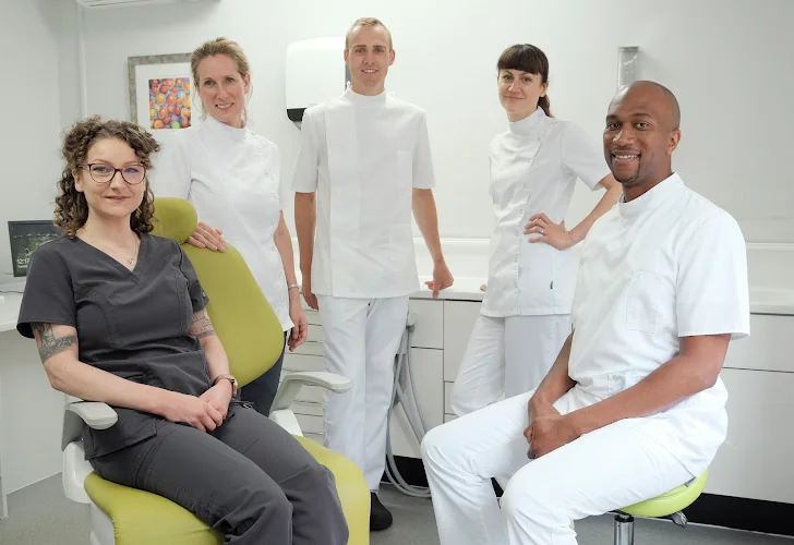 Woodcroft Dental Practice Ltd - Dental clinic in Midhurst