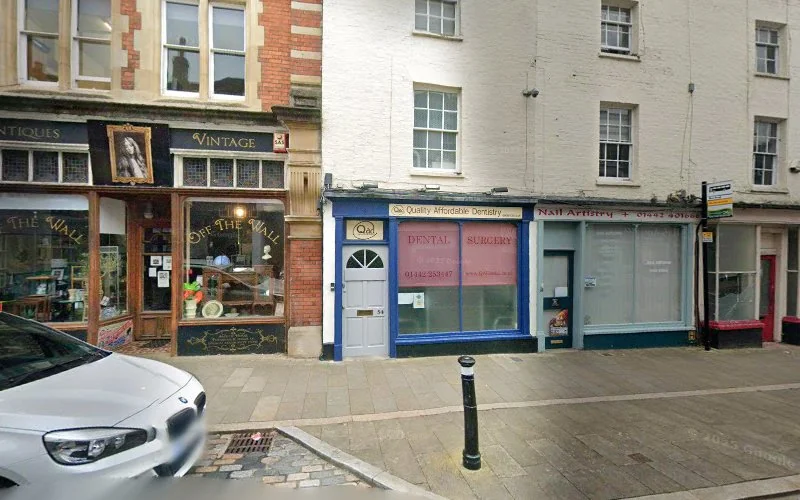 Koch Dr Hk & Associate - Dentist in Hemel Hempstead