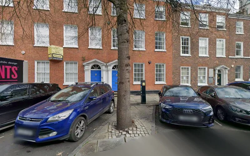 Dr Haydn L Muston - Dental clinic in Manchester