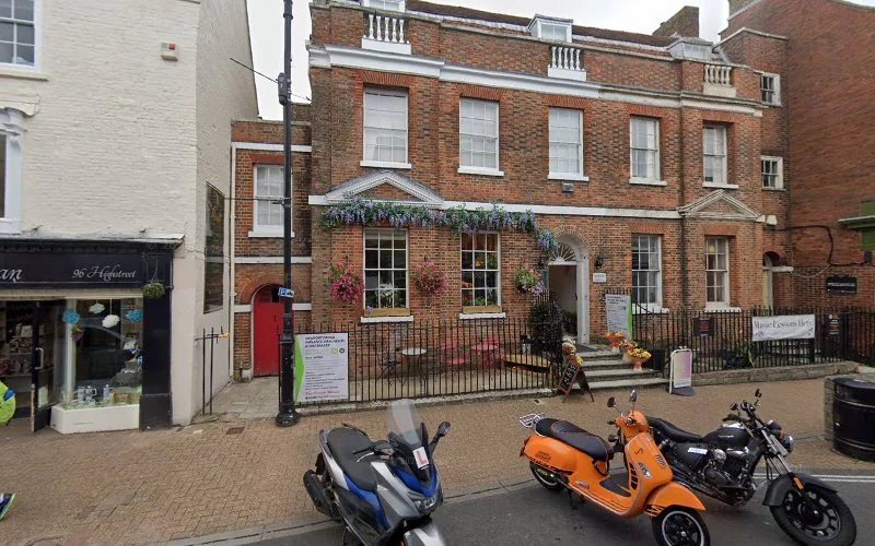 Newport Dental Studio - Dental clinic in Newport