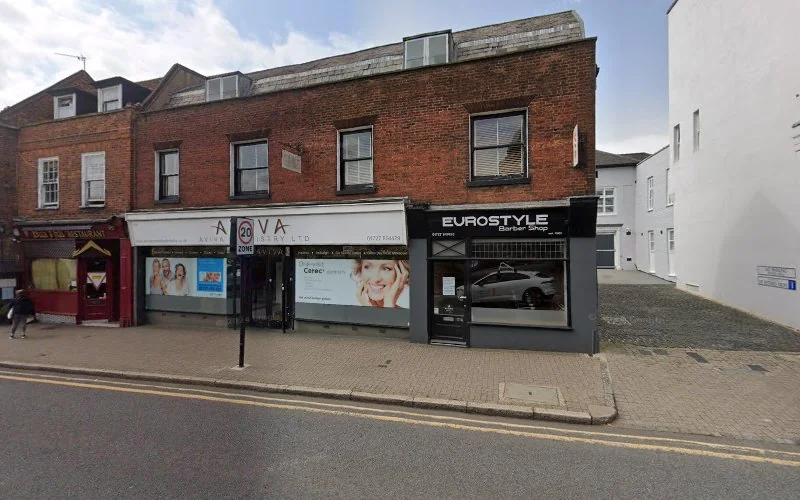 Implant Connection - Dental implants periodontist in St Albans