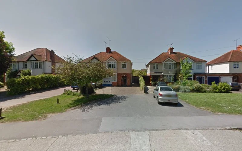 Crosthwaite J R - Dentist in Reading