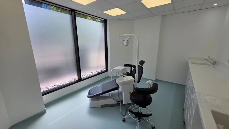 BC Dental Limited - Dentist in Croydon