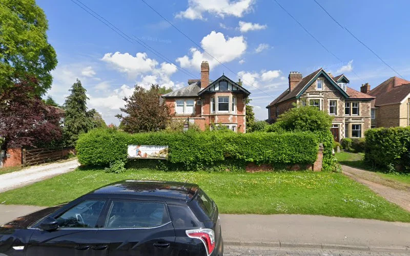 Karen Sutton Dentist - Dental clinic in Malvern