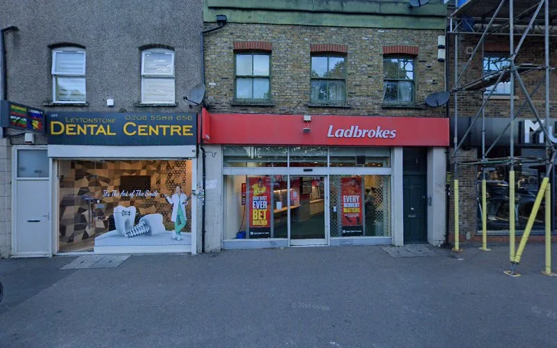 Dental Surgery - Dental clinic in London